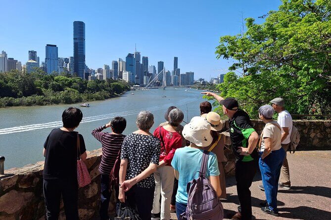 Brisbane Bus Tour: Max 10 people | Half Day | Morning tea inc. - Stop 4: Kangaroo Point Cliffs Park (10 Minutes, Big Impact)