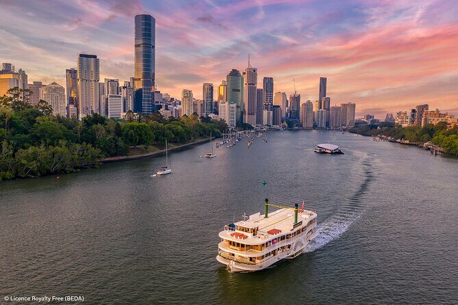 Brisbane City Walking Tour: local guide, small group, 100 mins - Queen Street Mall and Brisbane Square: where photos meet city planning