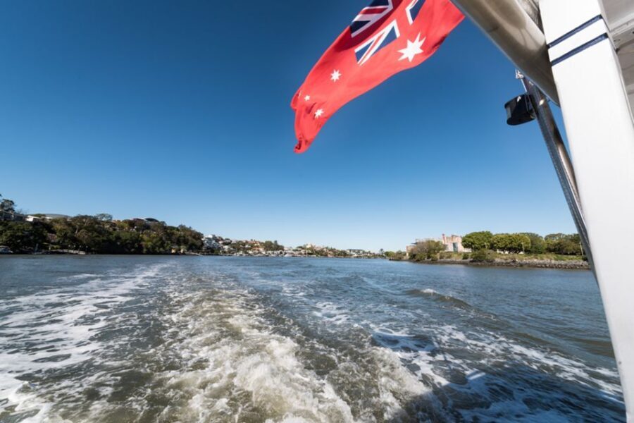 Brisbane: Cruise to Lunch Package: 10:30am-2pm (3.5hr) - The Return Cruise and South Bank Parklands Time