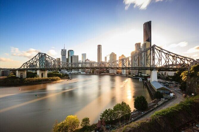 Brisbane Private Custom Walking Tour with A Guide (Private Tour) - Kangaroo Point Cliffs Park: heritage cliffs across the river