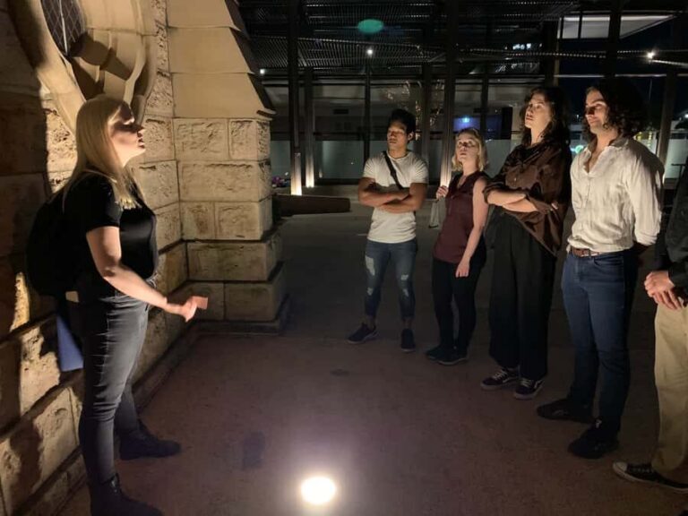 Brisbane: True Crime Tour - The 90-Minute Route: City Hall to Hidden Alleyways